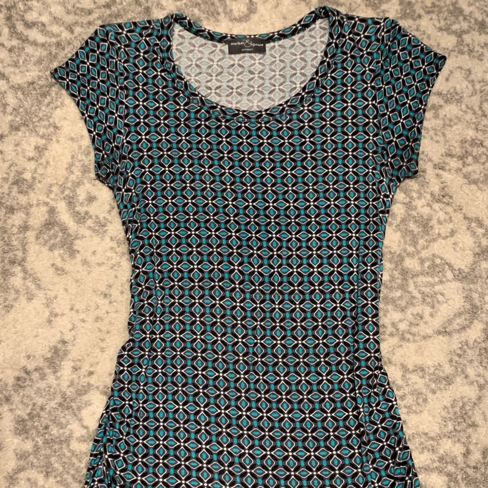Market & Spruce casual maternity tee